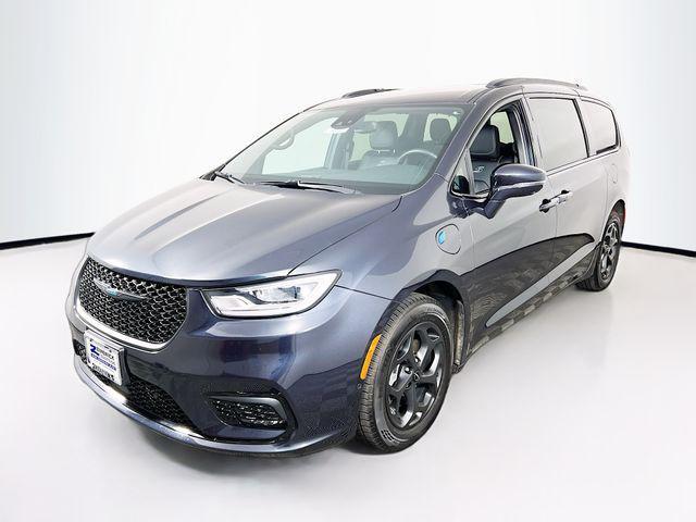 used 2021 Chrysler Pacifica Hybrid car, priced at $23,000