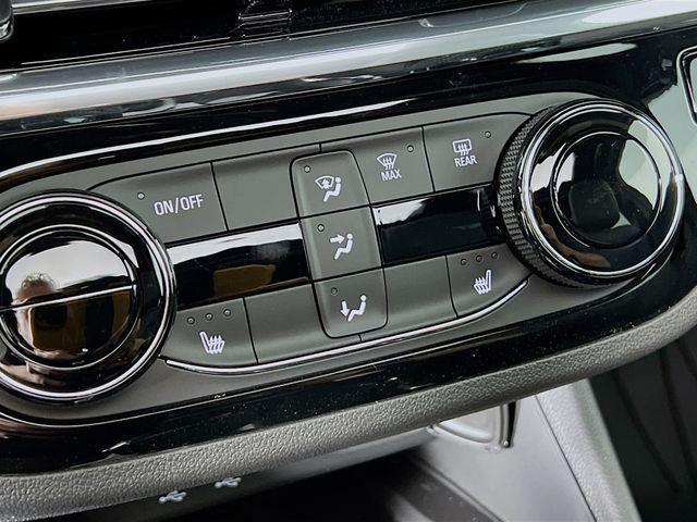 new 2025 Buick Envista car, priced at $30,120