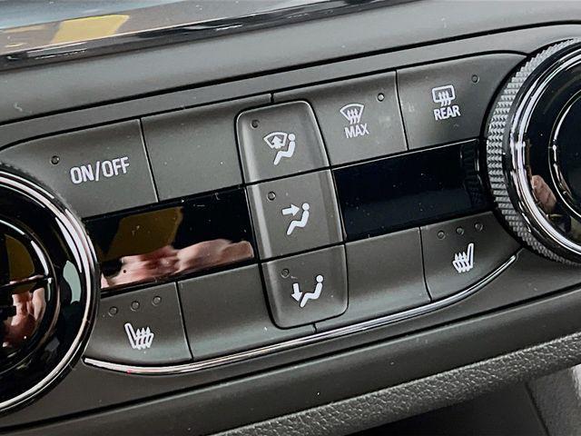 new 2025 Buick Envista car, priced at $24,889