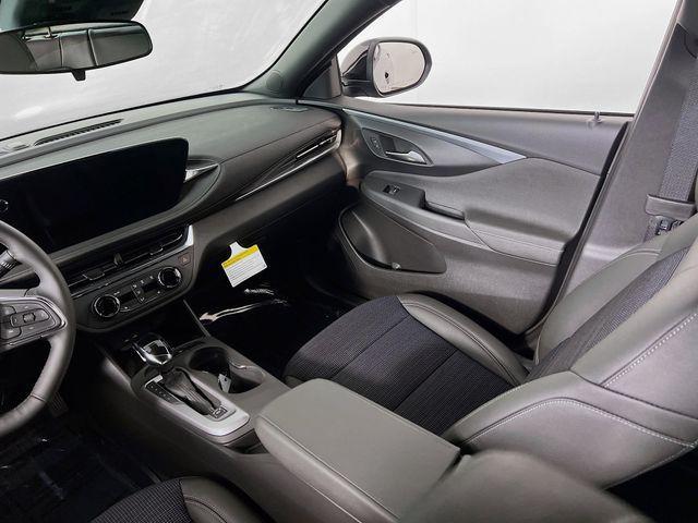 new 2025 Buick Envista car, priced at $24,889