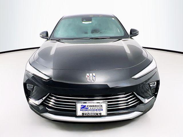 new 2025 Buick Envista car, priced at $24,889