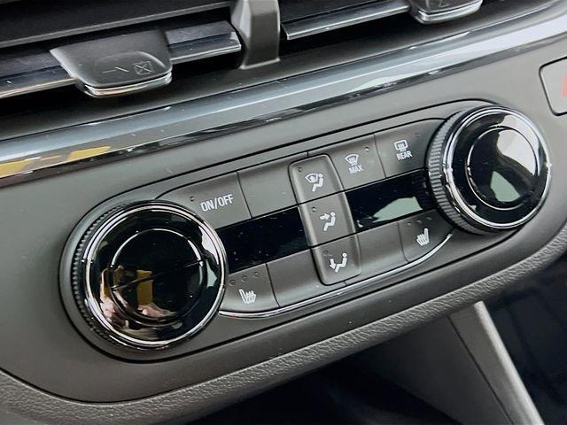 new 2025 Buick Envista car, priced at $24,889