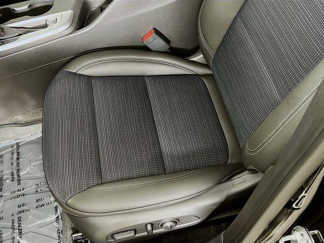 new 2025 Buick Envista car, priced at $24,889