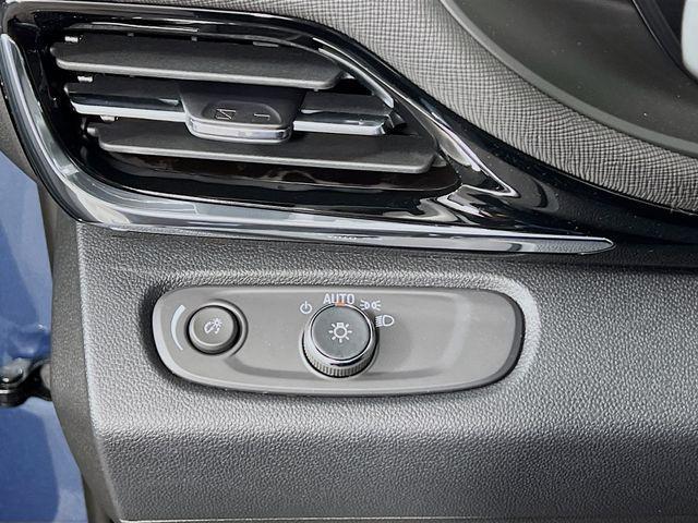 new 2025 Buick Envista car, priced at $30,120