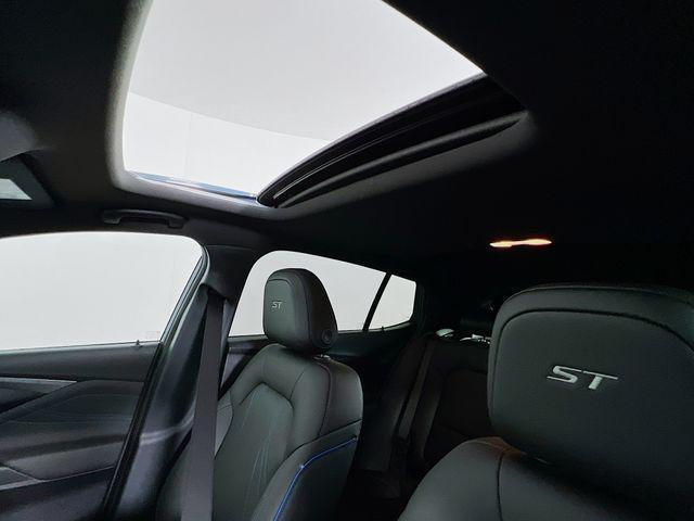 new 2025 Buick Envista car, priced at $30,120