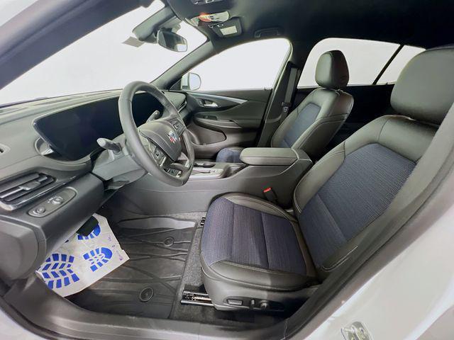 new 2025 Buick Envista car, priced at $26,634