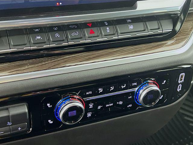 new 2025 GMC Sierra 1500 car, priced at $46,575