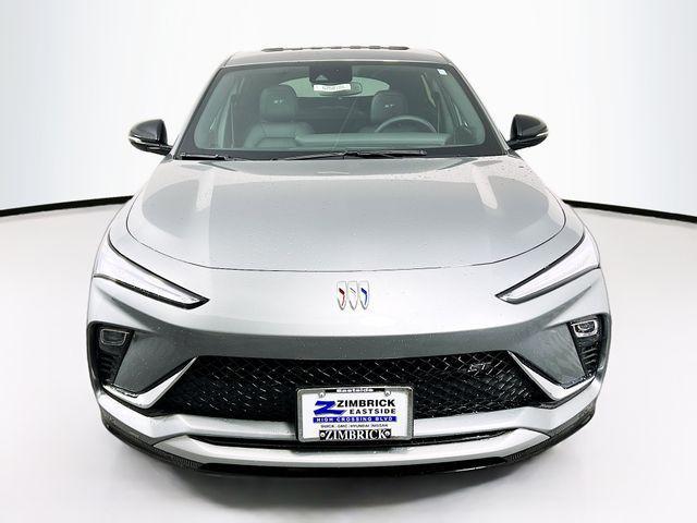 new 2025 Buick Envista car, priced at $28,941