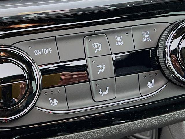 new 2025 Buick Envista car, priced at $28,941