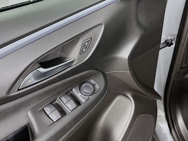 new 2025 Buick Envista car, priced at $26,070