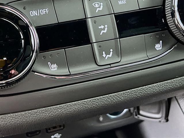 new 2025 Buick Envista car, priced at $26,070