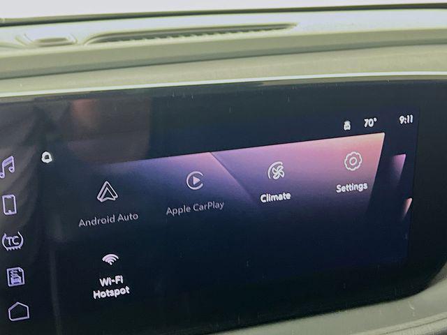 new 2025 Buick Envista car, priced at $30,480