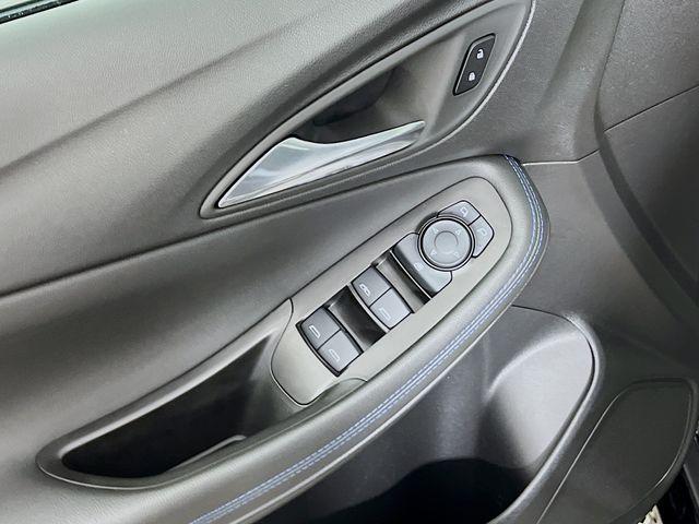 new 2025 Buick Encore GX car, priced at $28,275