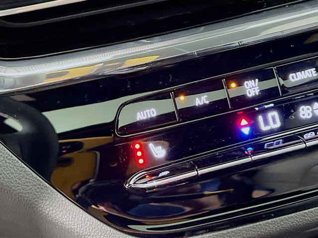 new 2025 Buick Envista car, priced at $32,410