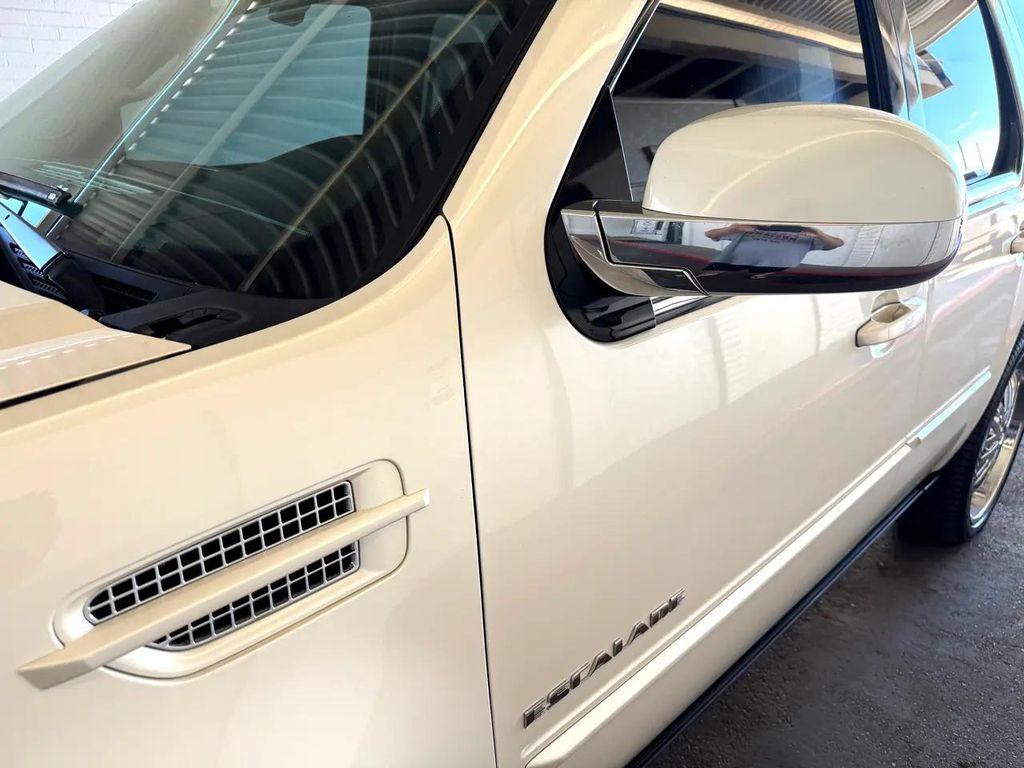 used 2013 Cadillac Escalade car, priced at $15,377