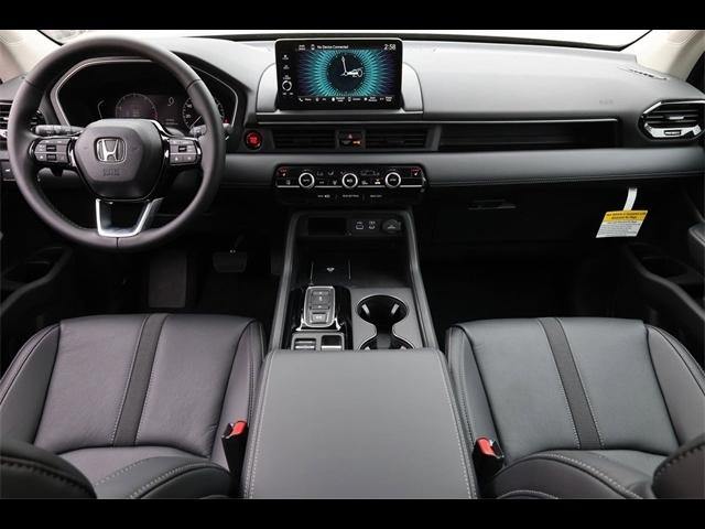 new 2025 Honda Pilot car, priced at $45,725