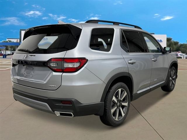 new 2025 Honda Pilot car, priced at $51,050