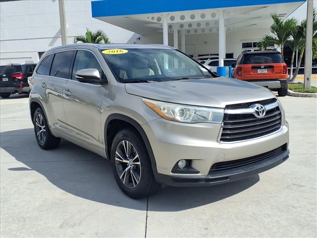 used 2016 Toyota Highlander car, priced at $17,777