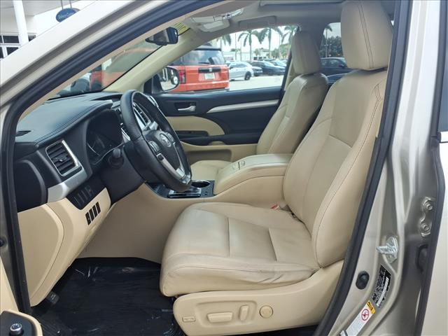used 2016 Toyota Highlander car, priced at $17,777