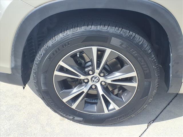 used 2016 Toyota Highlander car, priced at $17,777