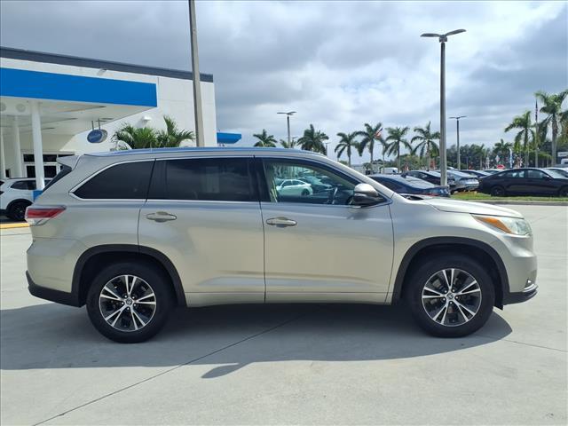 used 2016 Toyota Highlander car, priced at $17,777