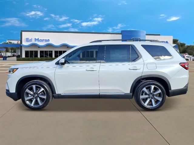 new 2025 Honda Pilot car, priced at $49,405