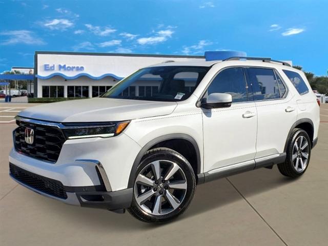 new 2025 Honda Pilot car, priced at $49,405