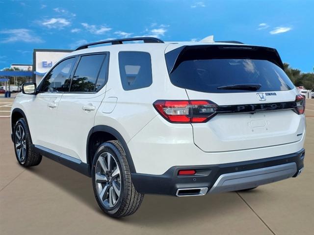 new 2025 Honda Pilot car, priced at $49,405