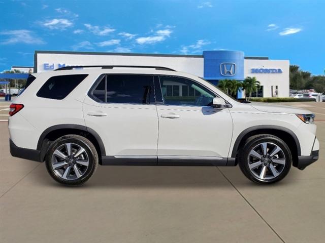 new 2025 Honda Pilot car, priced at $49,405