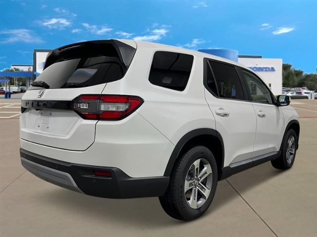 new 2025 Honda Pilot car, priced at $47,550