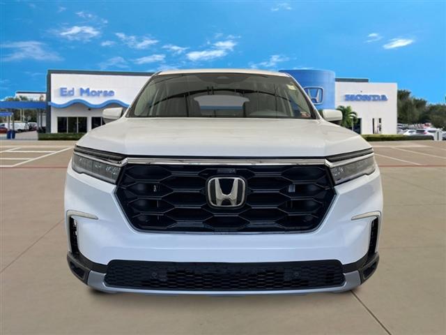 new 2025 Honda Pilot car, priced at $47,550