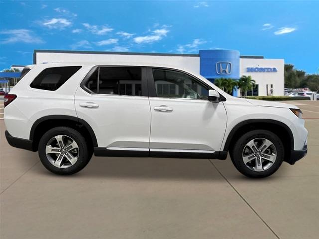 new 2025 Honda Pilot car, priced at $47,550