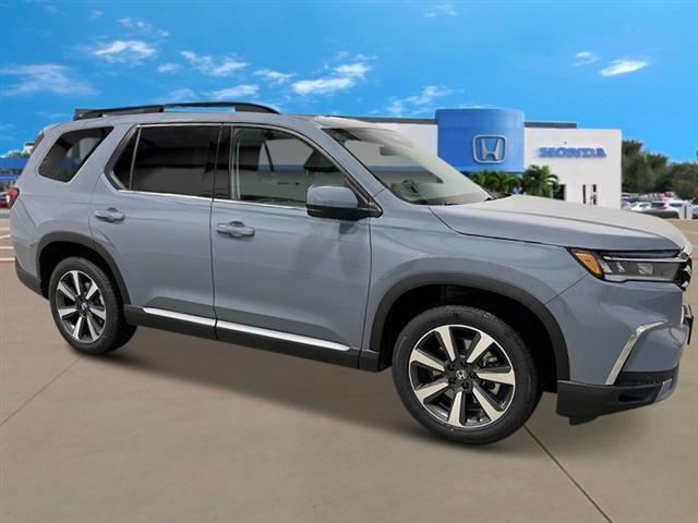 new 2025 Honda Pilot car, priced at $51,550