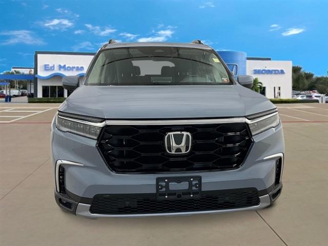 new 2025 Honda Pilot car, priced at $51,550