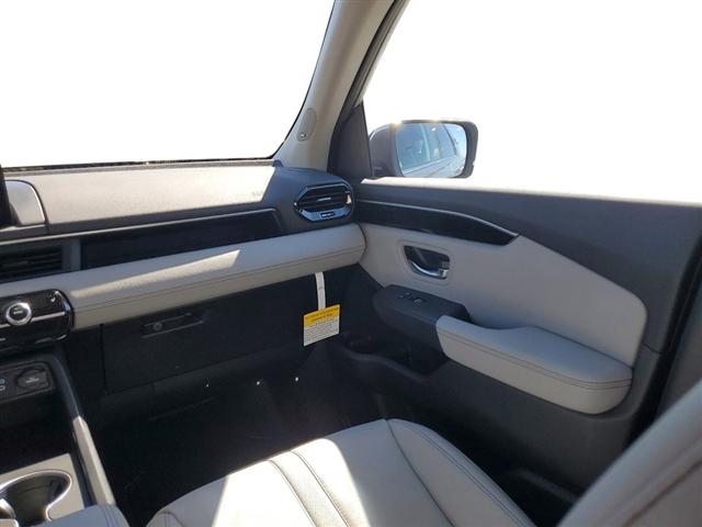 new 2025 Honda Pilot car, priced at $49,940