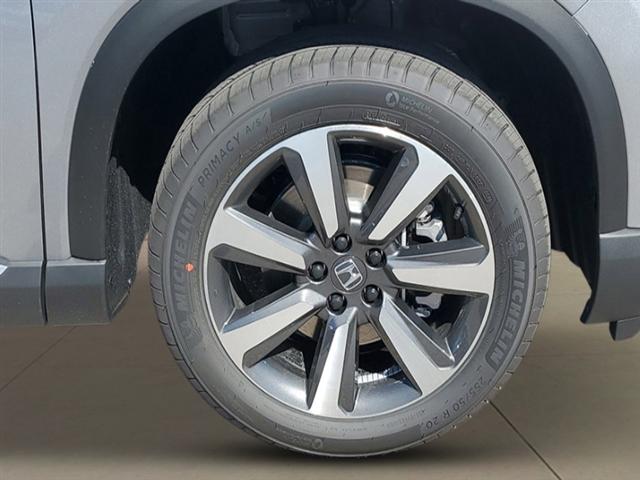 new 2025 Honda Pilot car, priced at $49,940