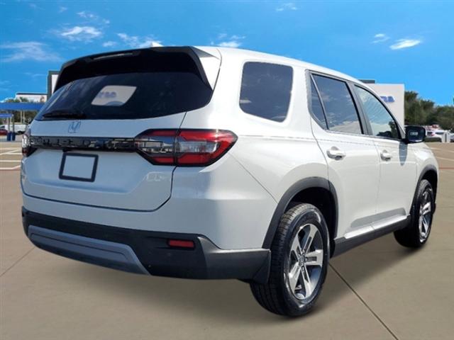 new 2025 Honda Pilot car, priced at $45,405