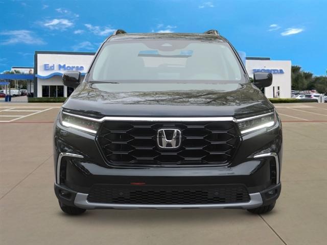 new 2025 Honda Pilot car, priced at $48,895