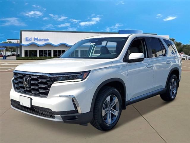 new 2025 Honda Pilot car, priced at $45,405