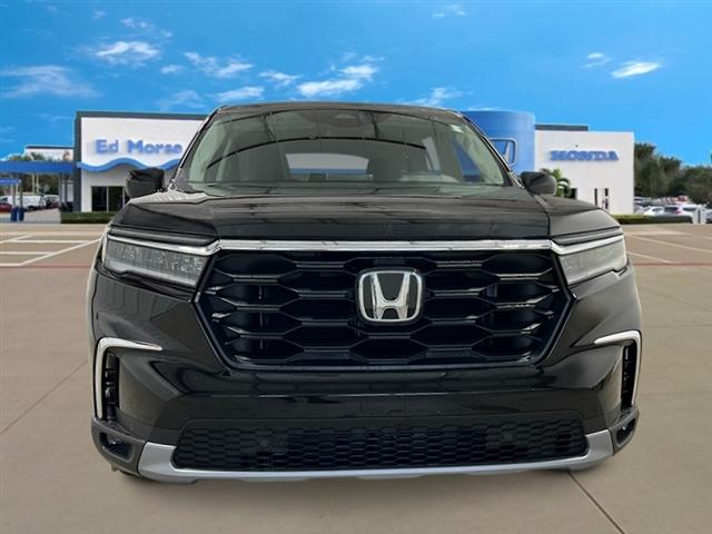 new 2025 Honda Pilot car, priced at $47,050