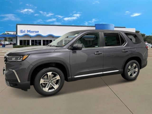 new 2025 Honda Pilot car, priced at $47,095