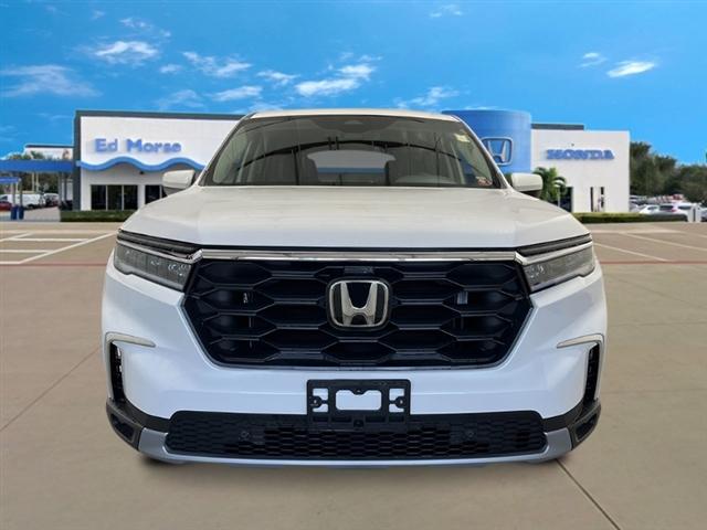 new 2025 Honda Pilot car, priced at $47,450