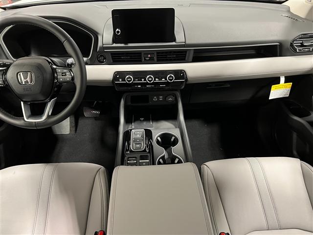 new 2025 Honda Pilot car, priced at $51,095