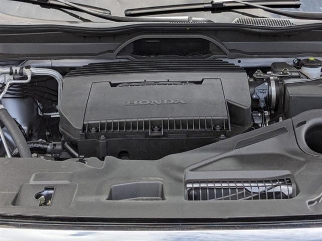 new 2025 Honda Pilot car, priced at $48,950