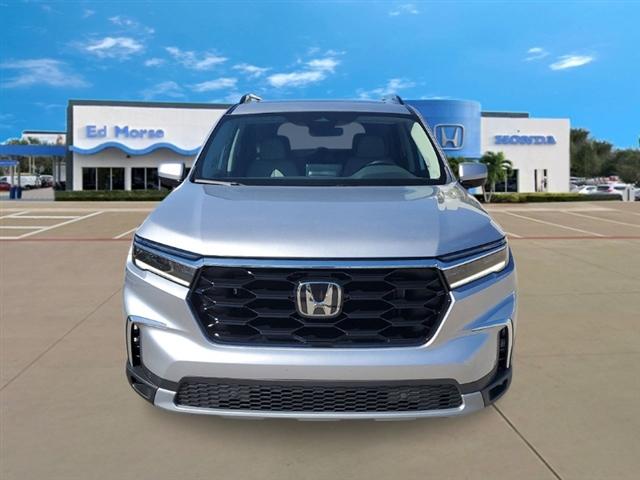 new 2025 Honda Pilot car, priced at $48,950