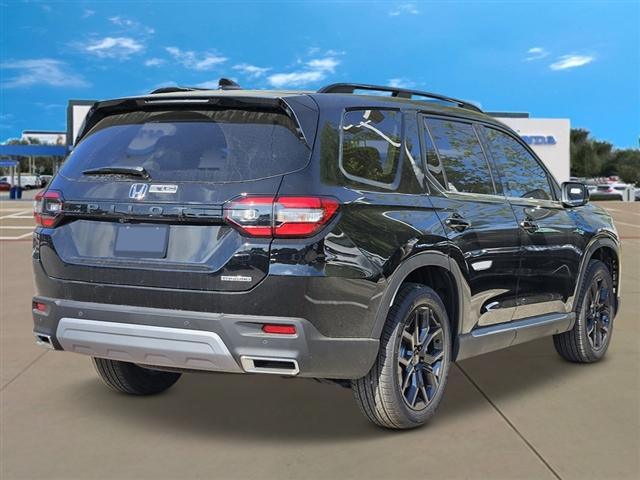 new 2025 Honda Pilot car, priced at $50,850