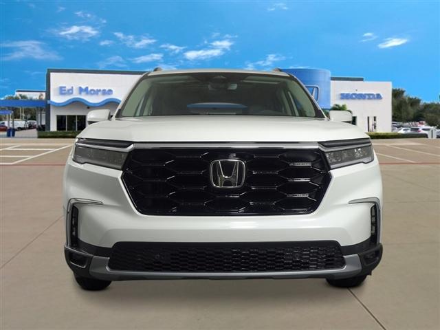 new 2025 Honda Pilot car, priced at $52,235