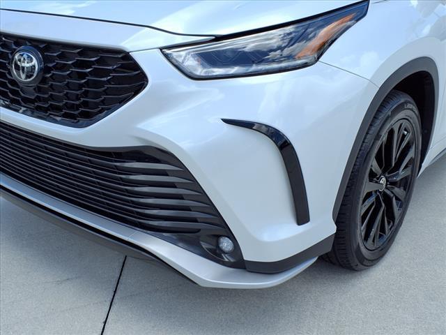 used 2023 Toyota Highlander car, priced at $34,977