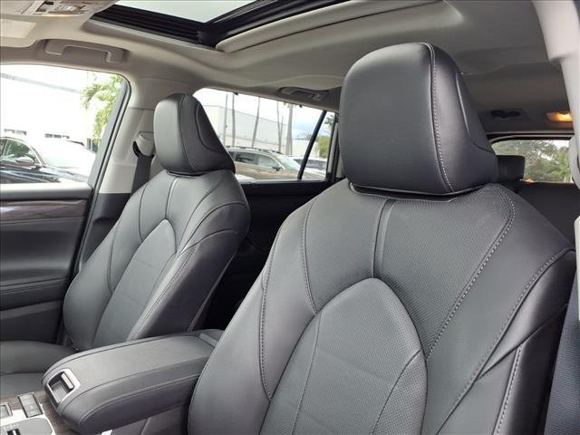 used 2021 Toyota Highlander car, priced at $26,577