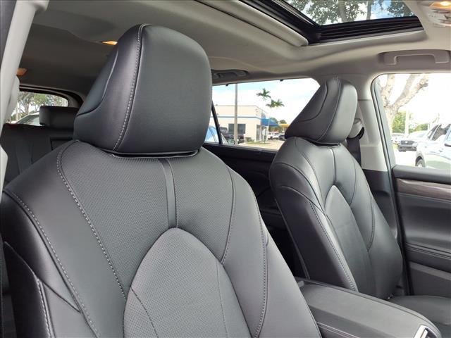 used 2021 Toyota Highlander car, priced at $26,577